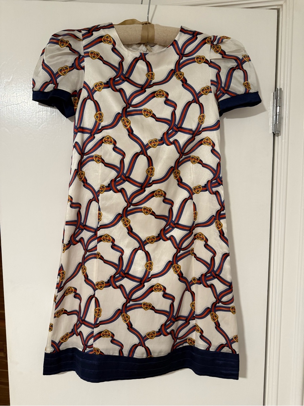 Gucci raw Silk 100% White Dress with Navy, Red & Gold Chain Print - Kids